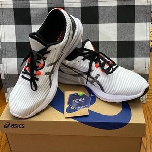 Like “NEW” Asics tennis shoes